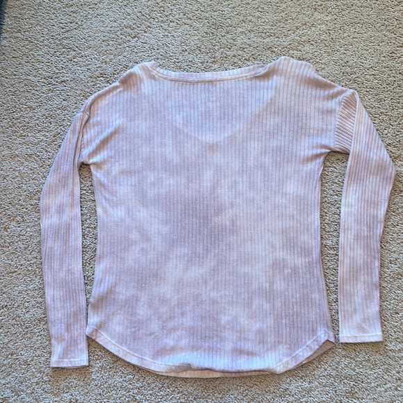American Eagle Soft & Sexy Pink Tie Dye Ribbed V-Neck Sweater Size Small - Picture 5 of 6